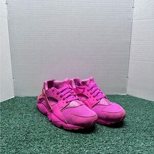 Nike Women's Athletic Shoes - Vibrant Pink